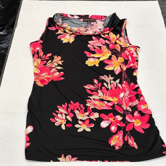 Dana Buchman Tops - Dana Buchman Floral Sleeveless Women's Top - Black and Pink